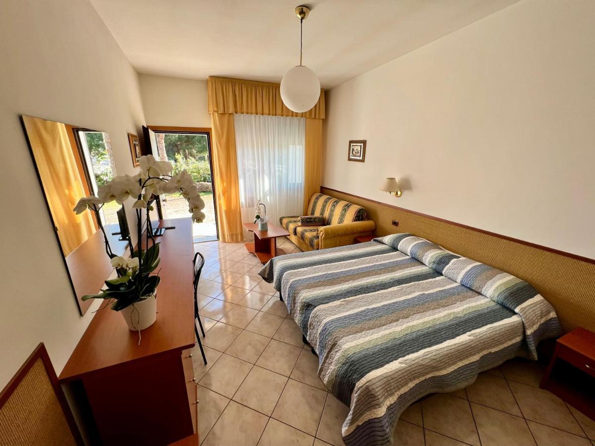 Hotel Ca' Bianca Da Paolino Misano Adriatico Exterior foto